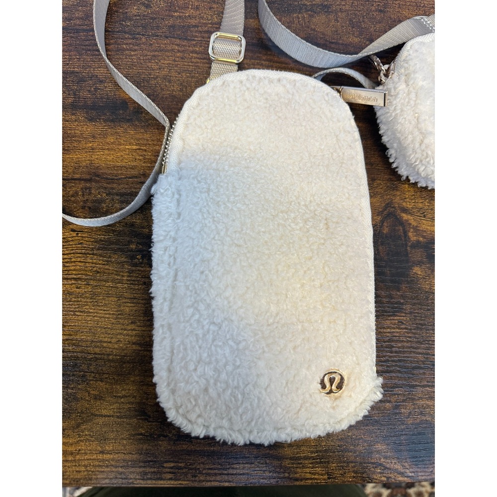 Lululemon Modular Phone Crossbody Bag Fleece Sherpa W/ Attached Coin Purse White - Picture 11 of 12